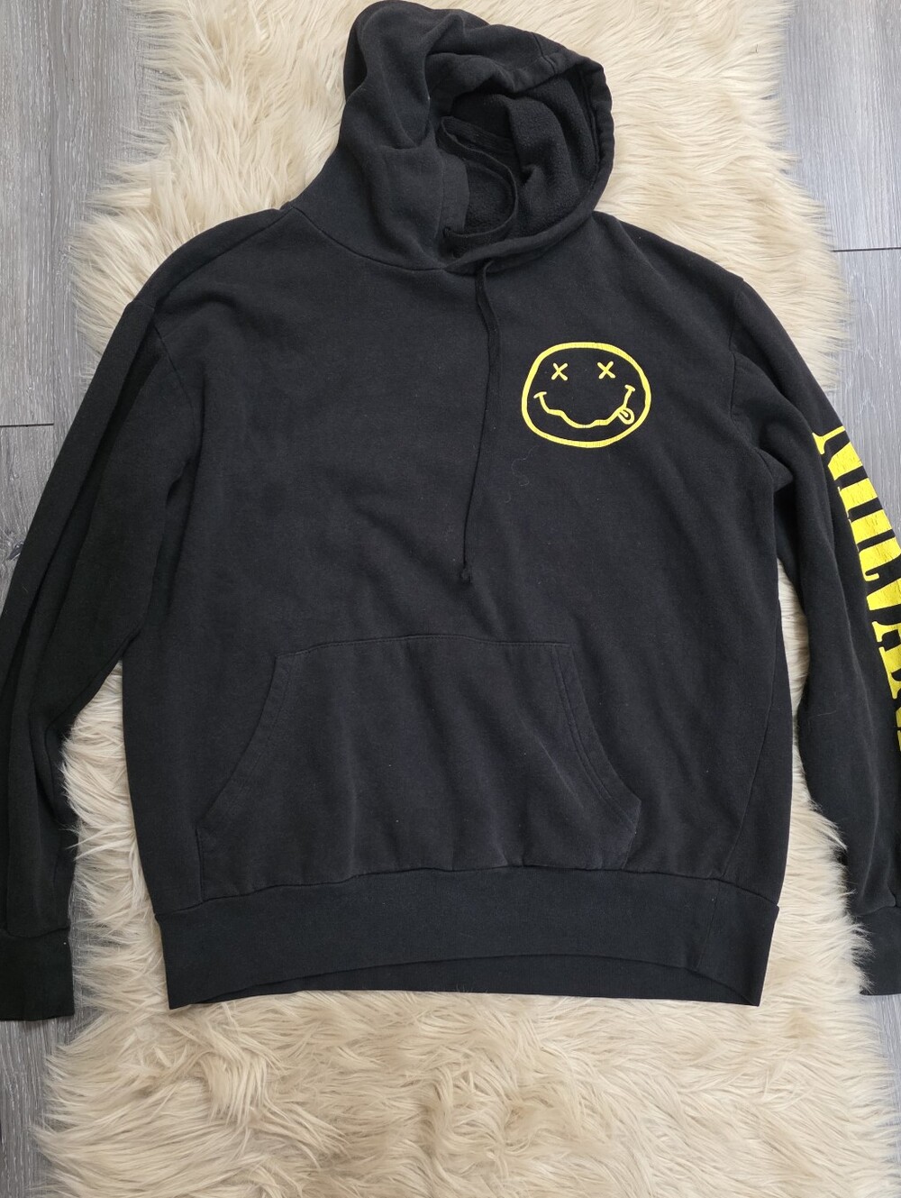 NIRVANA Black Crewneck Sweatshirt with Yellow Smiley Graphic Women's Medium
